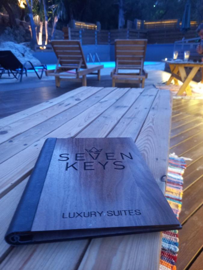 Seven Keys Luxury Suites Achílleion Eksteriør bilde