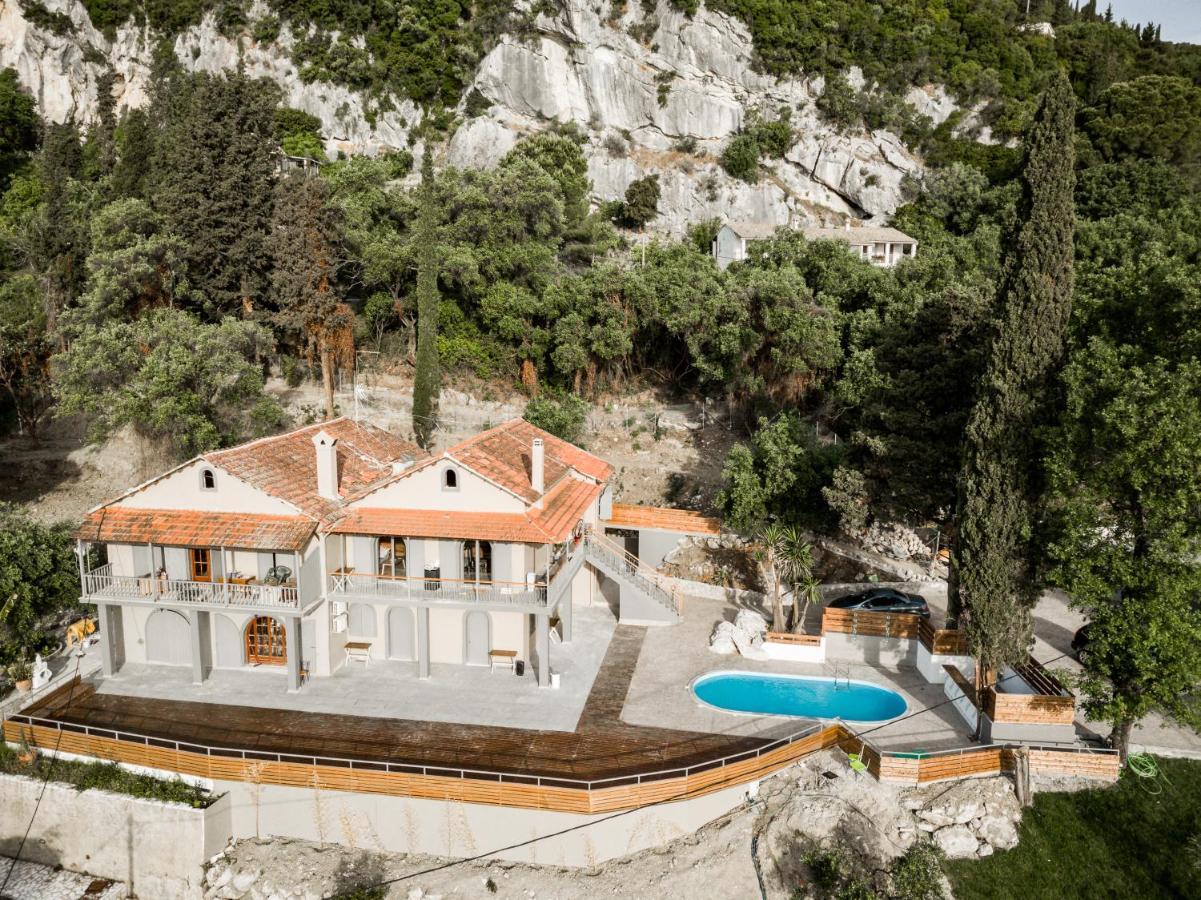 Seven Keys Luxury Suites Achílleion Eksteriør bilde