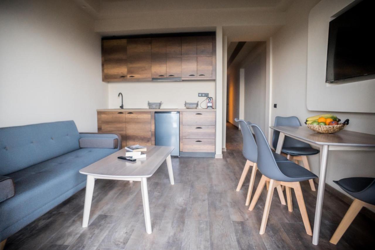 Seven Keys Luxury Suites Achílleion Eksteriør bilde